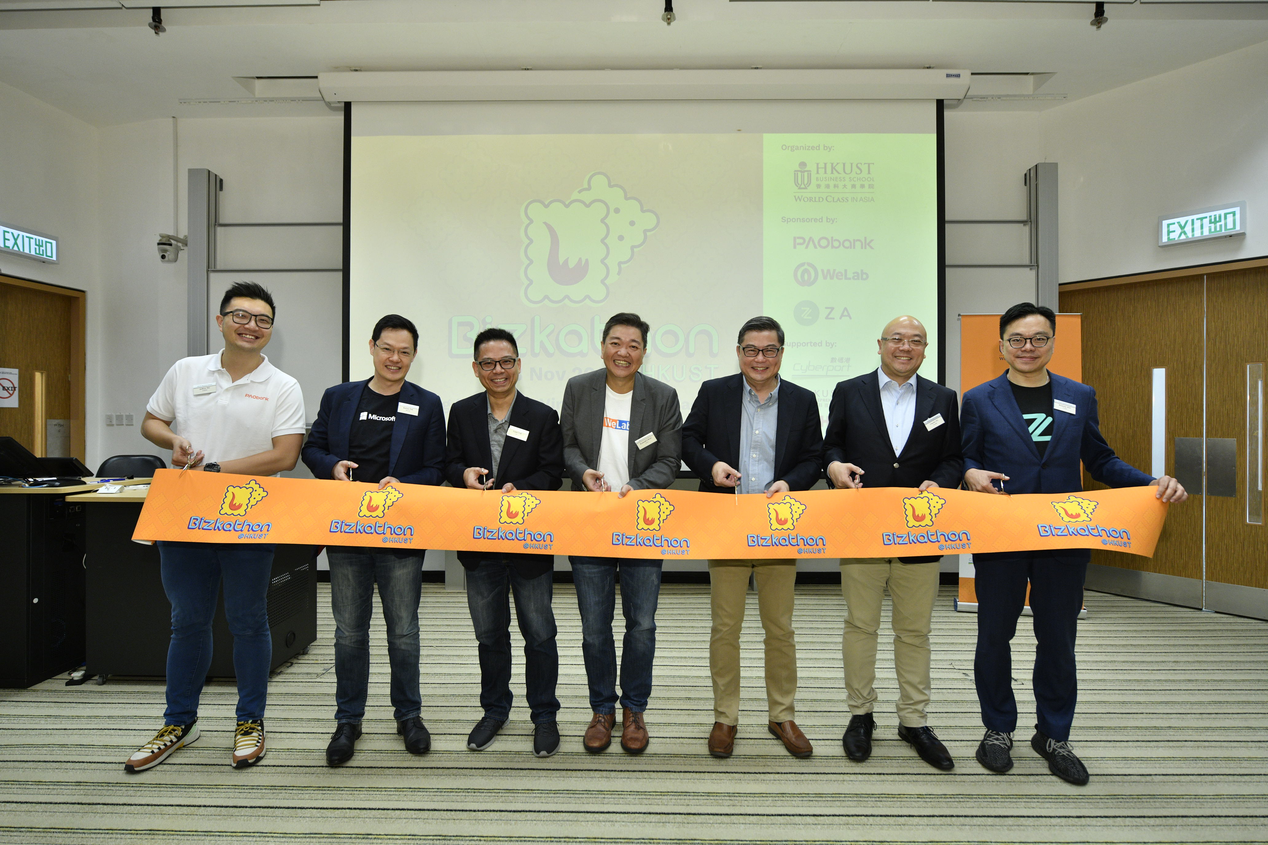 With strong support and sponsorship from the industry, Bizkathon@HKUST is officiated by senior executives of PAObank, WeLab, ZA Bank, InvestHK, Microsoft and Cyberport. 