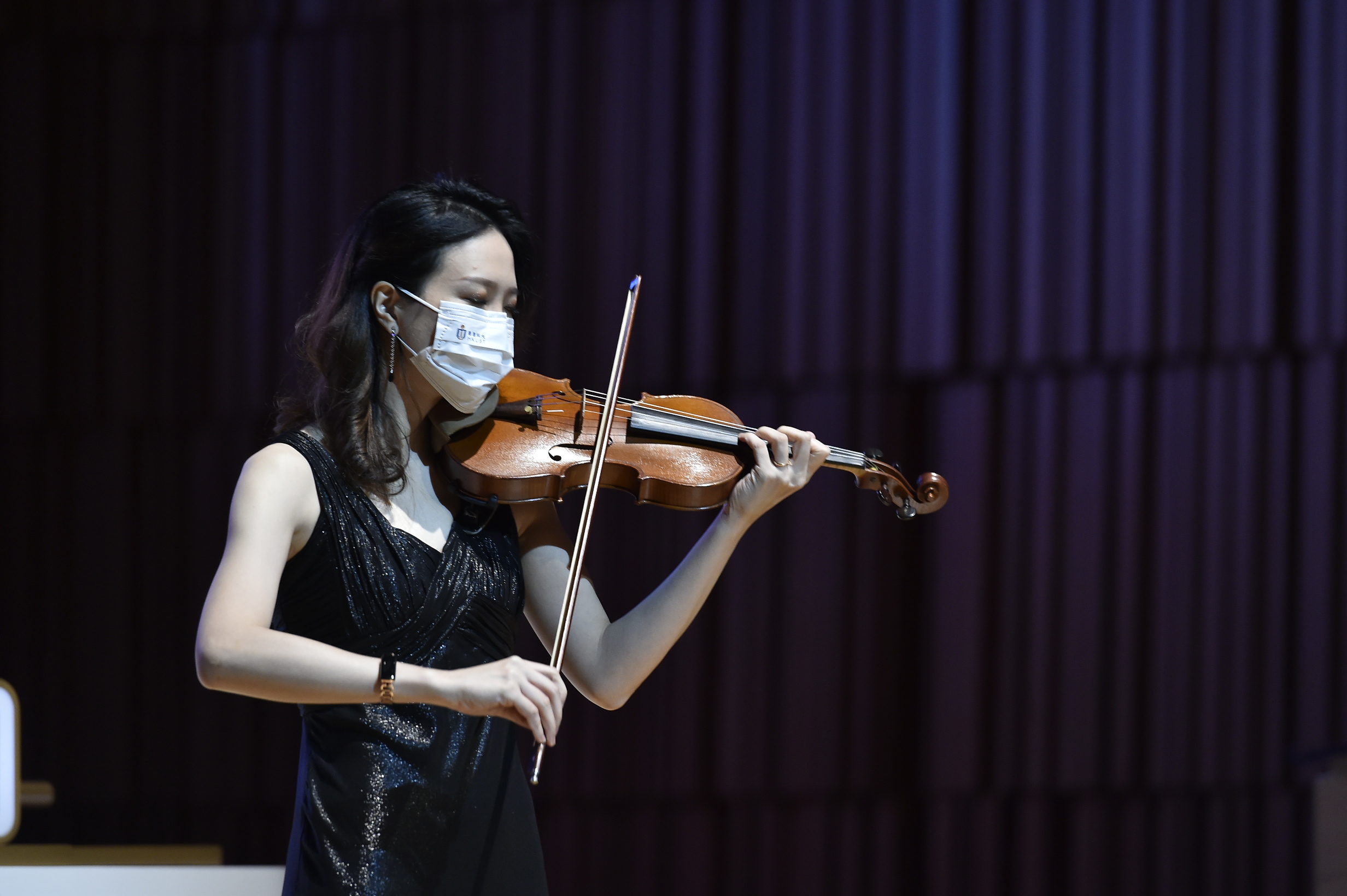 小提琴表演: 《竹叶杆与茉莉花》