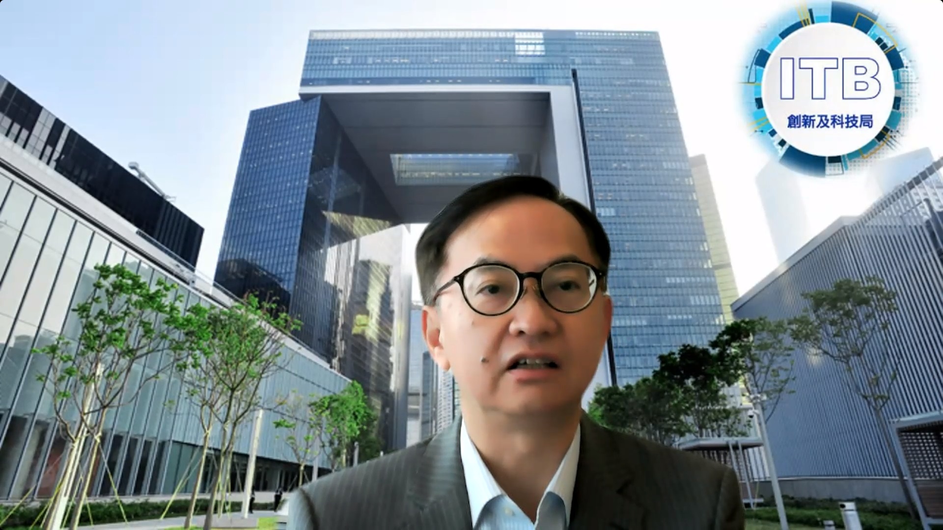 創新及科技局副局長鍾偉强博士表示，很高興看到MAP-∞這項官產學研的合作成果，認為是防疫產品研發的一大進展。