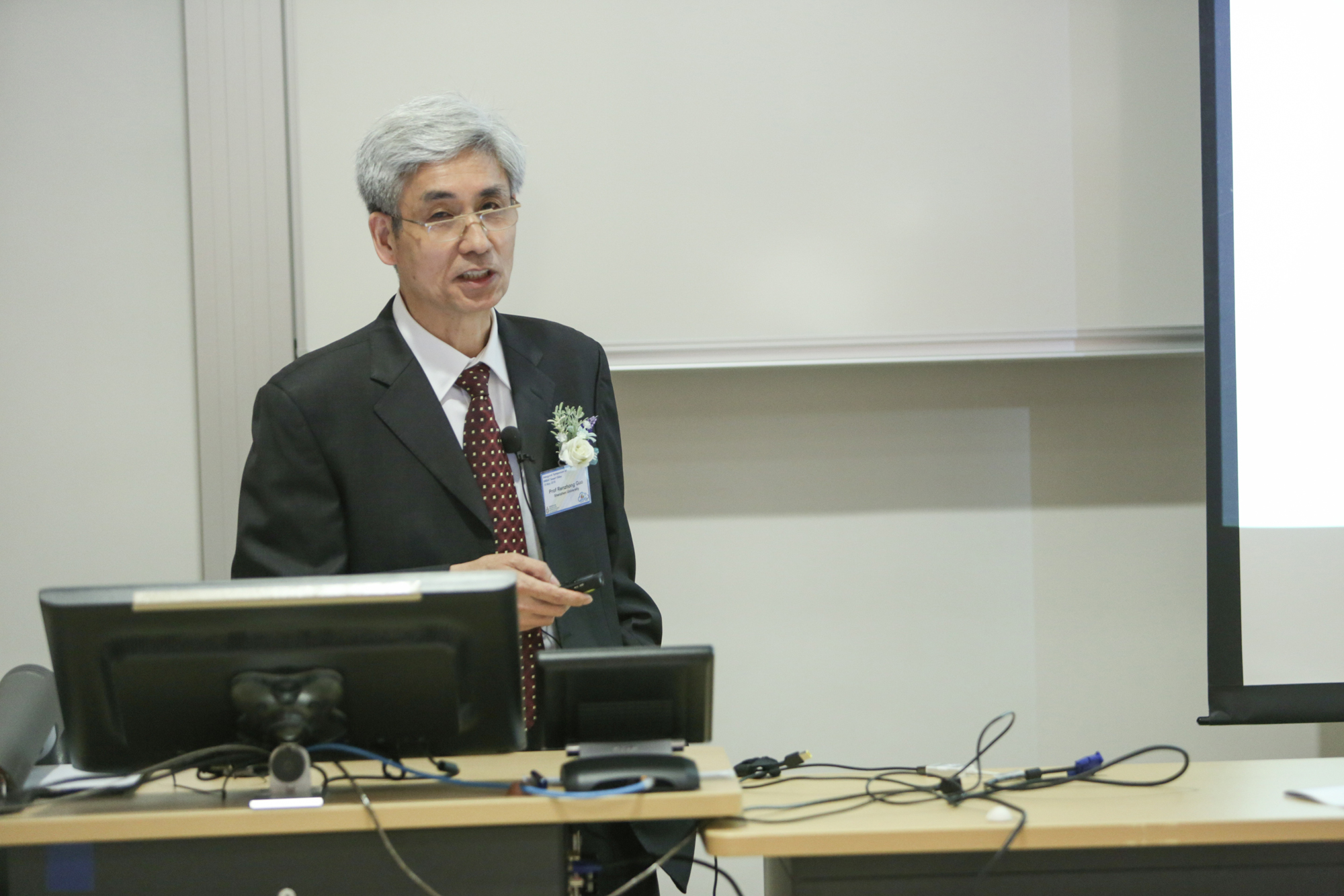  Prof Renzhong Guo, Member of Chinese Academy of Engineering, and Vice-President of both China Land Science Society and Chinese Society for Urban Studies, highlighted the importance of Virtual Geographic Environment in the development of smart cities.
