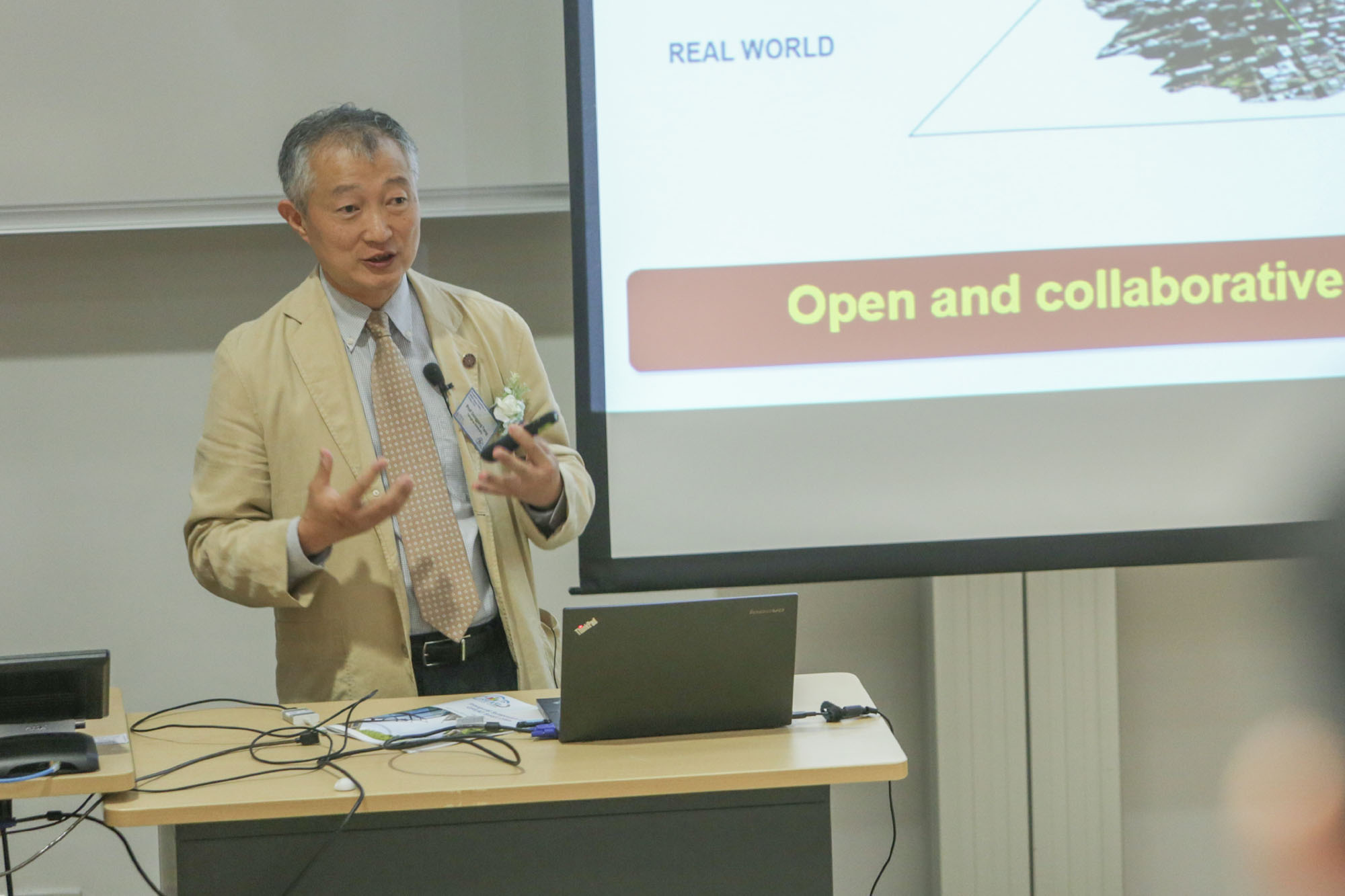  Prof Dongping Fang, Chair of School of Civil Engineering and Executive Director of Institute for Future Cities and Infrastructures, Tsinghua University, discussed how to enhance urban resilience in our future cities.