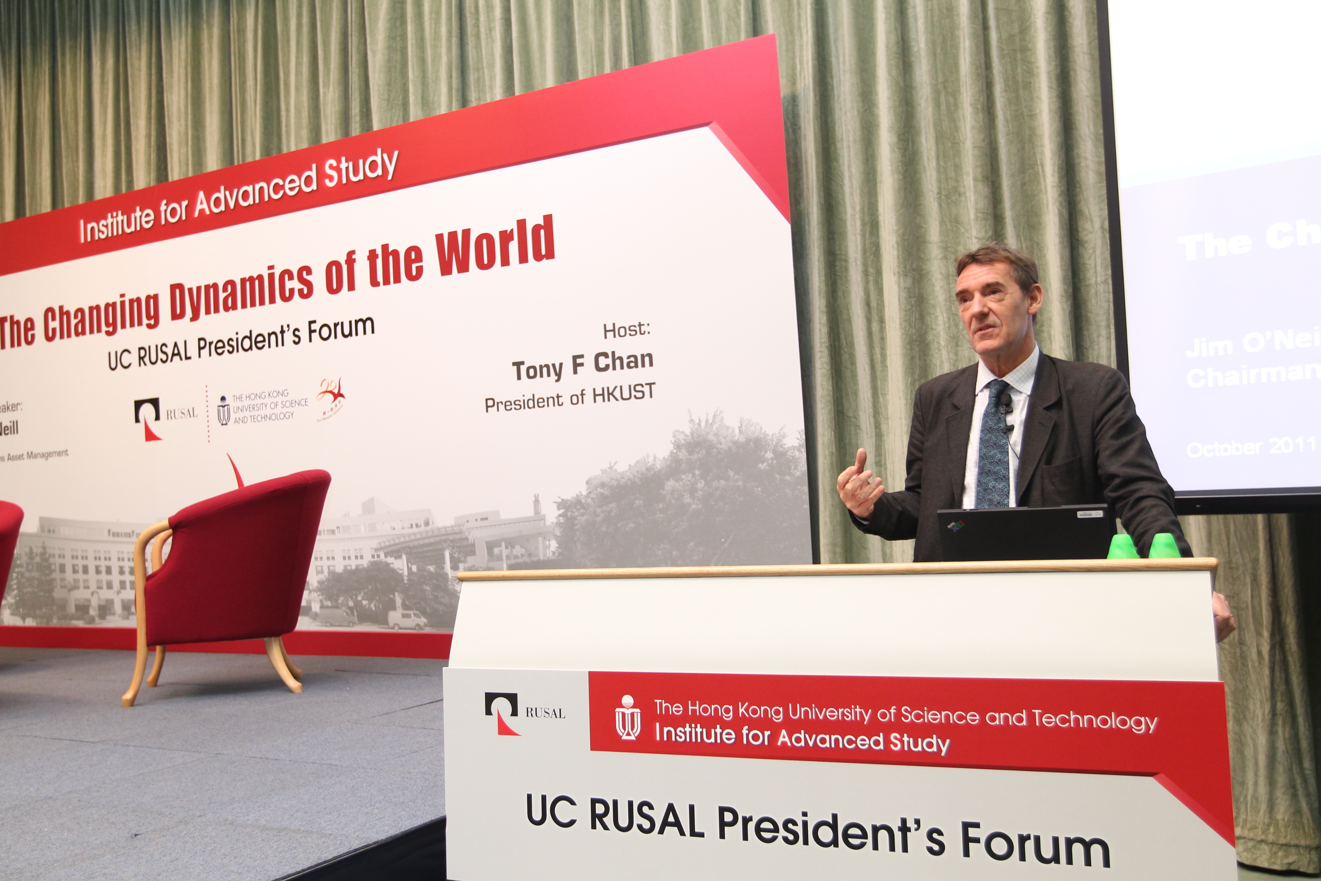 Dr Jim O’Neill delivering his first public lecture at HKUST
