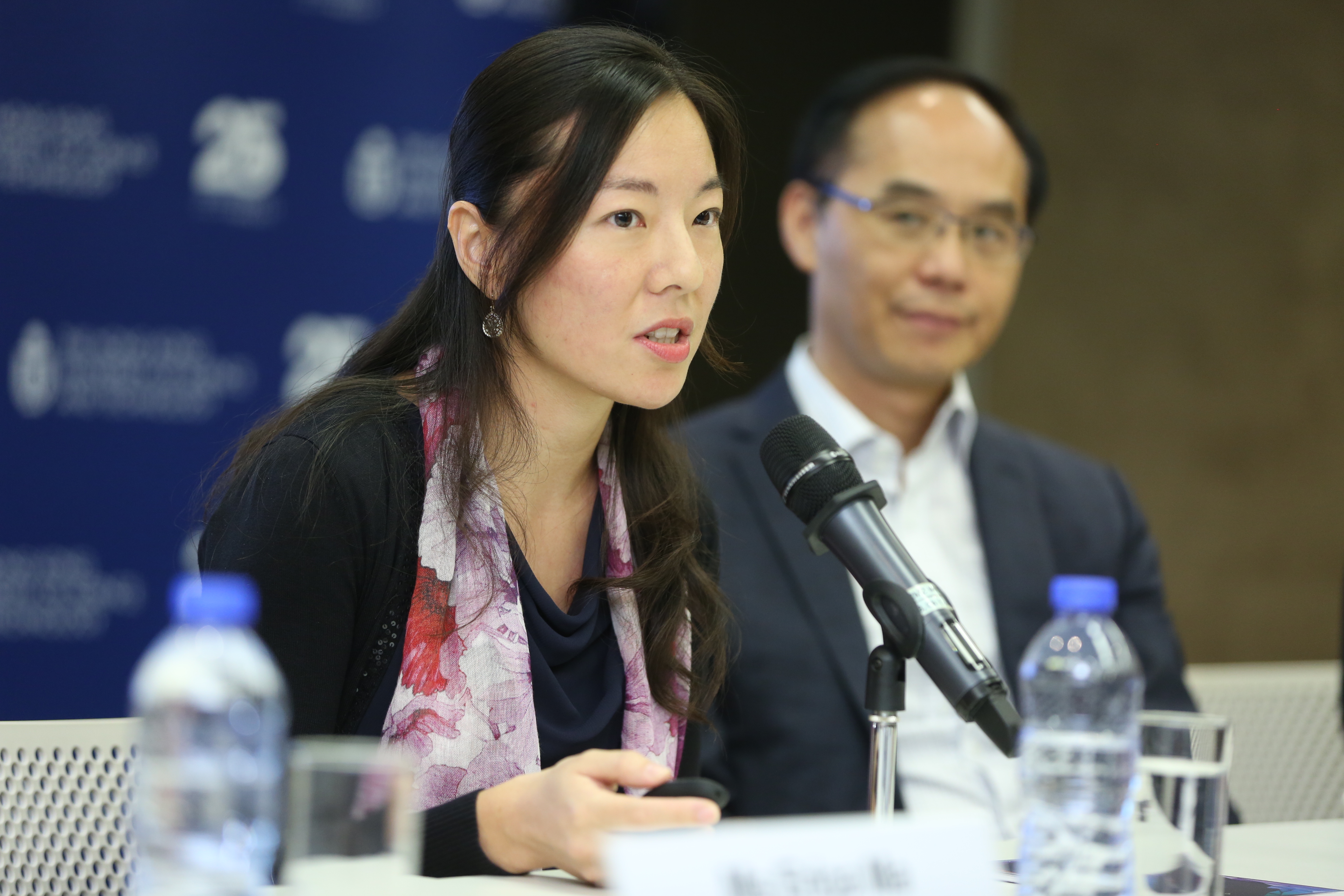  邵梅仪教授解释首届HeadStart卓越领先计划的内容