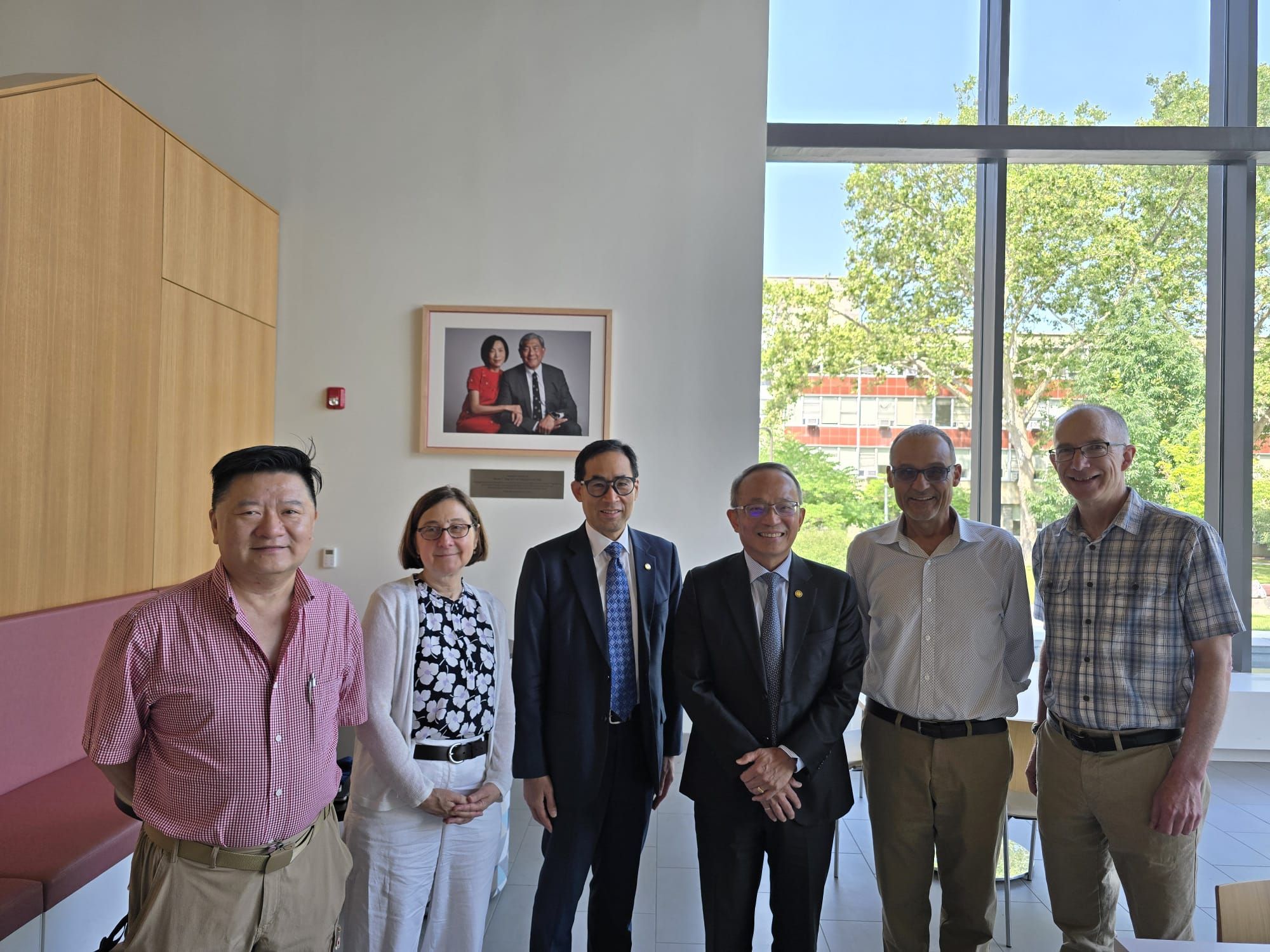Prof. Tim CHENG (third right) and Prof. Bert SHI (third left) have a productive meeting with professors from College of Engineering in Cornell University including Prof. Emmanuel GIANNELIS (second right), Director of Office of Innovation and Director of Engineering Innovations in Medicine; Prof. Alan ZEHNDER (first right), Senior Associate Dean for Undergraduate Programs, and Prof. Lois POLLACK(second left), Associate Dean for Research and Graduate Studies.